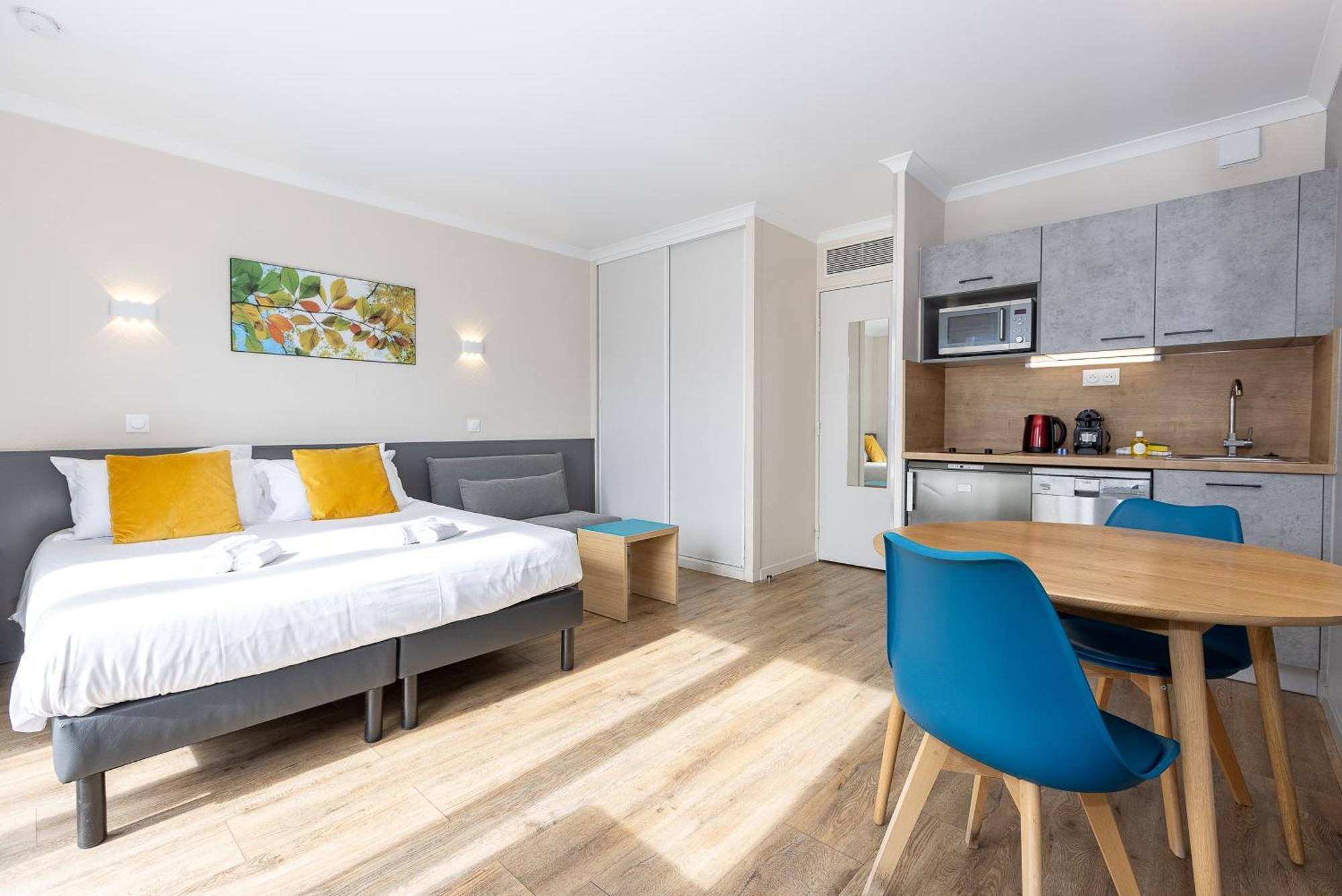 Star Of Life Apartment Courbevoie Ngoại thất bức ảnh